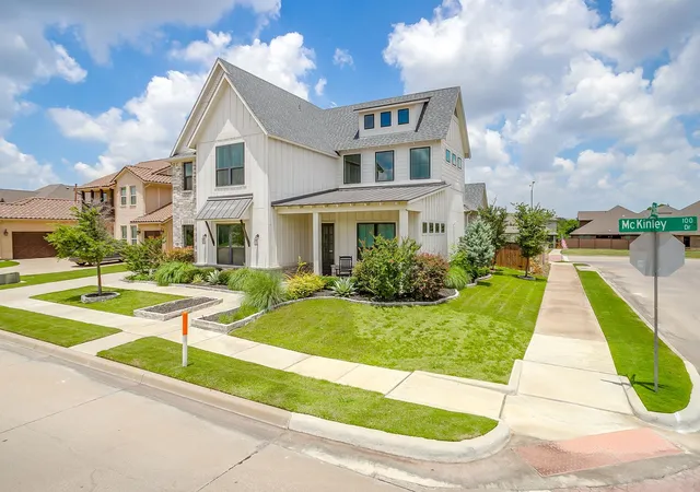 Photo 2 of Single family home for sale at 140 Mckinley Dr, Burleson, TX 76028 | MLS# 21303211 | Listing updated on 2026-08-17