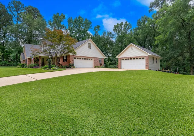 Homes for sale in Haughton, LA | 119 Holly Ridge Dr, Haughton, LA 71037 | MLS# 21304326