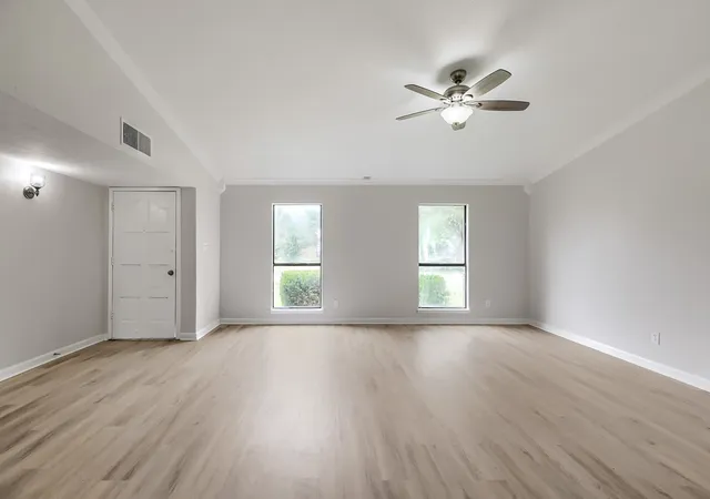 Photo 4 of Single family home for sale at 1200 Creekwood Ct, Allen, TX 75002 | MLS# 21225037 | Listing updated on 2026-10-02
