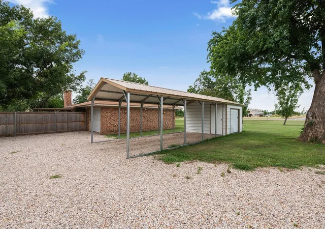 Photo 4 of Single family home for sale at 882 Farm Road 1537, Sulphur Springs, TX 75482 | MLS# 21305365 | Listing updated on 2026-09-01