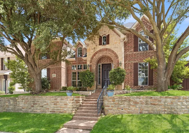 Photo 3 of Sale Pending at 2015 Midhurst Dr, Allen, TX 75013 | MLS# 21304960 | Listing updated on 2026-08-31
