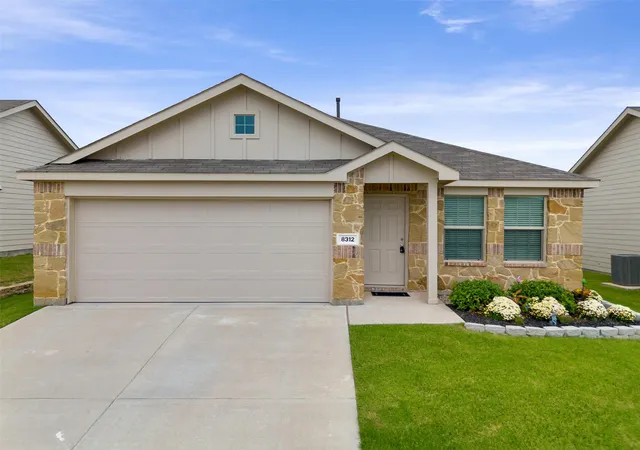 Photo 2 of Sale Pending at 8312 Fawn Creek Dr, Fort Worth, TX 76123 | MLS# 21305398 | Listing updated on 2026-08-23