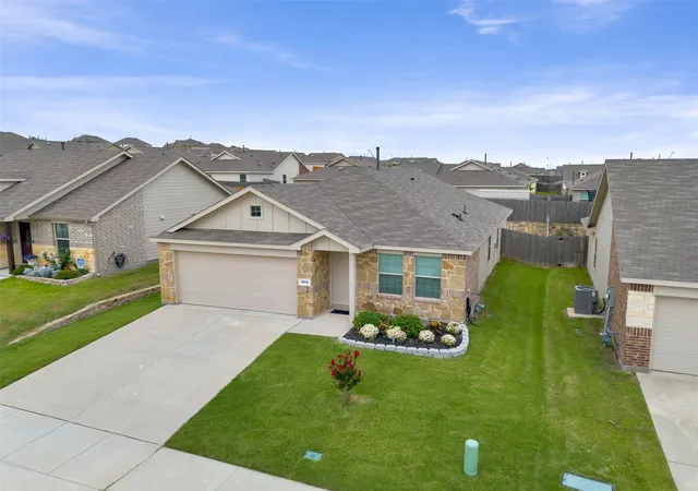 Photo 3 of Sale Pending at 8312 Fawn Creek Dr, Fort Worth, TX 76123 | MLS# 21305398 | Listing updated on 2026-08-23