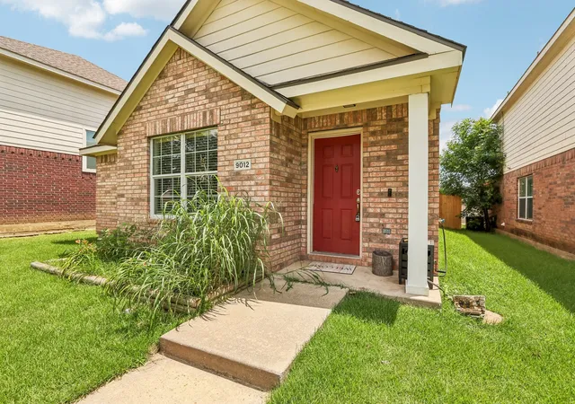 Photo 4 of Single family home for sale at 9012 Wayne St, Cross Roads, TX 76227 | MLS# 21305394 | Listing updated on 2026-09-17