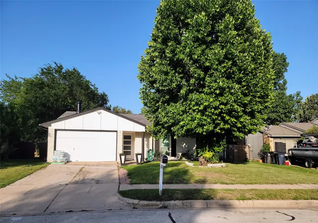 Photo 1 of Sale Pending at 5828 Sidewinder Trl, Fort Worth, TX 76131 | MLS# 21304902 | Listing updated on 2026-08-22