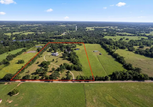 Photo 3 of Single family home for sale at 390 County Road 1573, Alba, TX 75410 | MLS# 21305019 | Listing updated on 2026-07-17