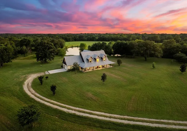 Photo 4 of Single family home for sale at 390 County Road 1573, Alba, TX 75410 | MLS# 21305019 | Listing updated on 2026-07-17