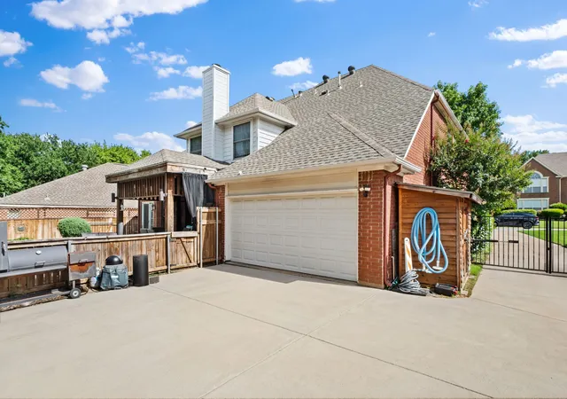 Homes for sale in Highland Village, TX | 617 Highland Meadows Dr, Highland Village, TX 75077 | MLS# 21302102