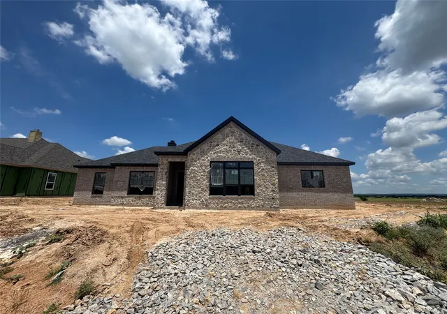 Homes for sale in Bridgeport, TX | 148 Legends Wy, Bridgeport, TX 76426 | MLS# 21305434