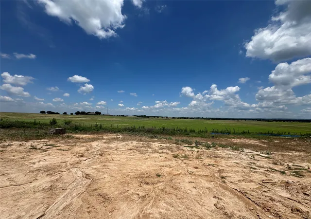 Homes for sale in Bridgeport, TX | 148 Legends Wy, Bridgeport, TX 76426 | MLS# 21305434