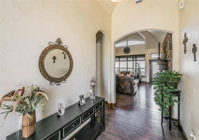 Photo 3 of Single family home for sale at 11525 Eagle Vista Dr, Fort Worth, TX 76179 | MLS# 21303623 | Listing updated on 2026-07-10