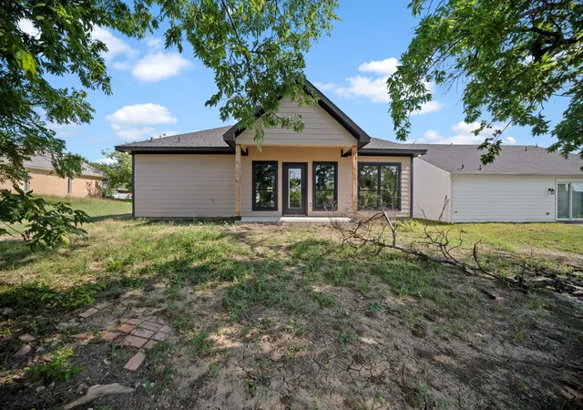 Homes for sale in Ferris, TX | 711 A D Mosley St, Ferris, TX 75125 | MLS# 21295957