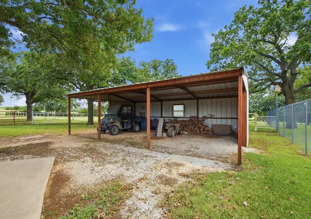 Homes for sale in De Leon, TX | 7900 Hwy 6, De Leon, TX 76444 | MLS# 21304621