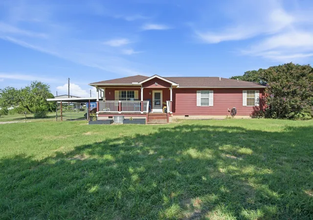 Photo 3 of Single family home for sale at 139 Private Road 4902, Azle, TX 76020 | MLS# 21304986 | Listing updated on 2026-07-06