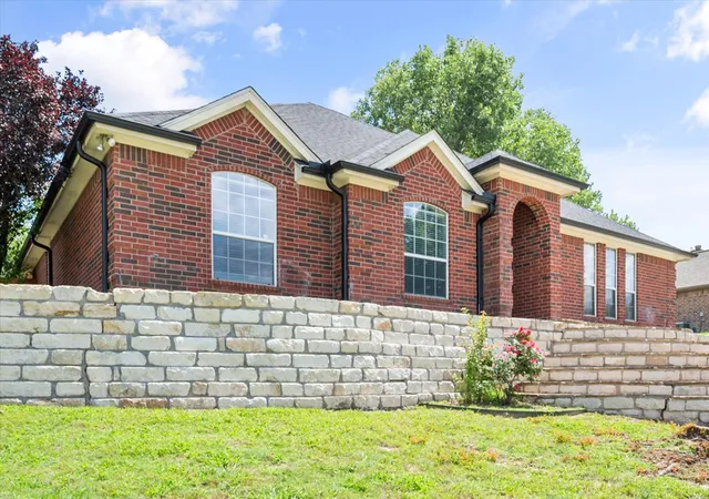 Photo 1 of Single family home for sale at 2110 Timber Cove Ct, Weatherford, TX 76087 | MLS# 21305550 | Listing updated on 2026-09-19