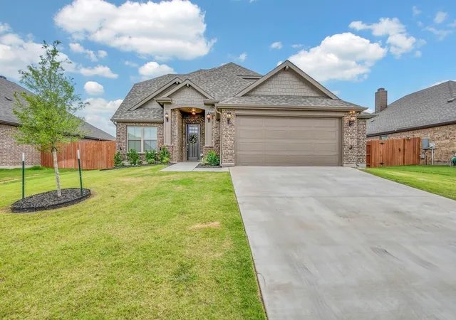 Single family home for sale at 10044 Durango Trl, Waco, TX 76712 | MLS# 21301716