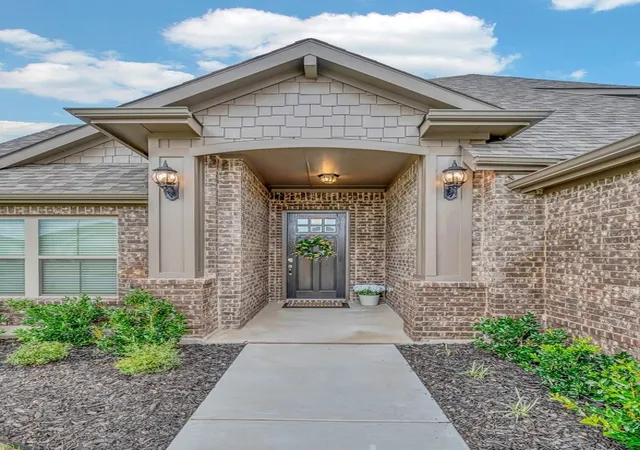 Photo 2 of Single family home for sale at 10044 Durango Trl, Waco, TX 76712 | MLS# 21301716 | Listing updated on 2026-10-06