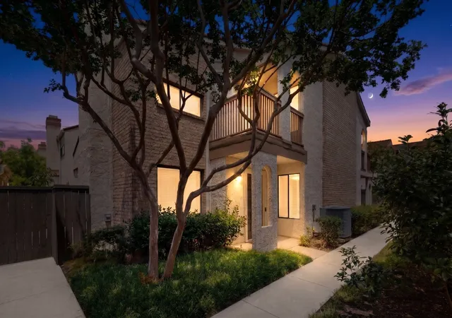 Homes for sale in Irving, TX | 513 Ranch Trl #123, Irving, TX 75063 | MLS# 21301528