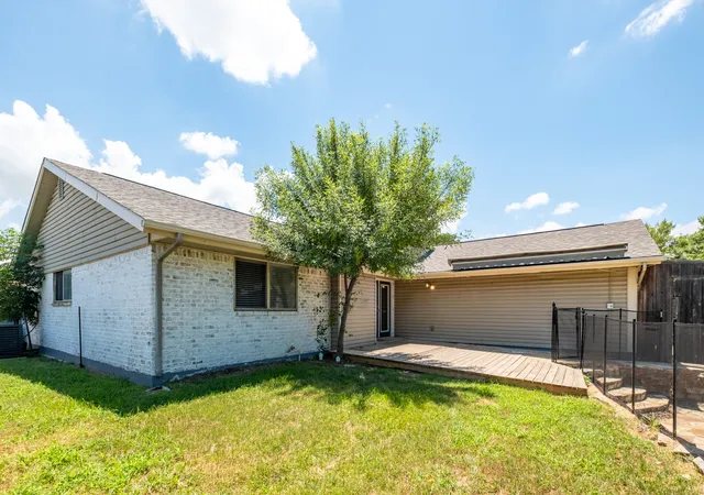 Photo 3 of Sale Pending at 1607 College Pkwy, Lewisville, TX 75077 | MLS# 21305547 | Listing updated on 2026-08-28
