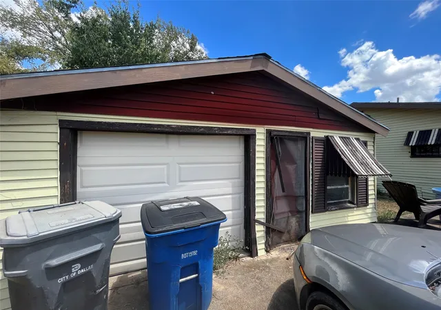 Photo 2 of Single family home for sale at 4305 Canal St, Dallas, TX 75210 | MLS# 21305577 | Listing updated on 2026-10-03