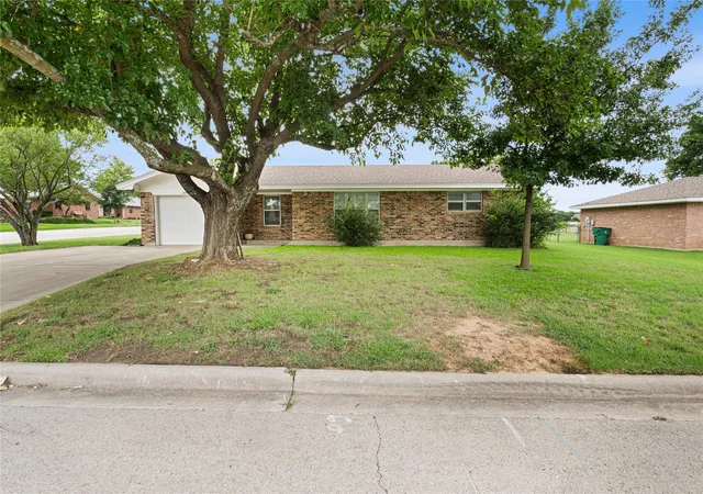 Homes for sale in Muenster, TX | 603 E 5th St, Muenster, TX 76252 | MLS# 21305609