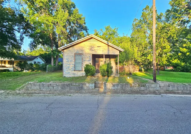 Homes for sale in Sulphur Springs, TX | 300 Carter St, Sulphur Springs, TX 75482 | MLS# 21305605
