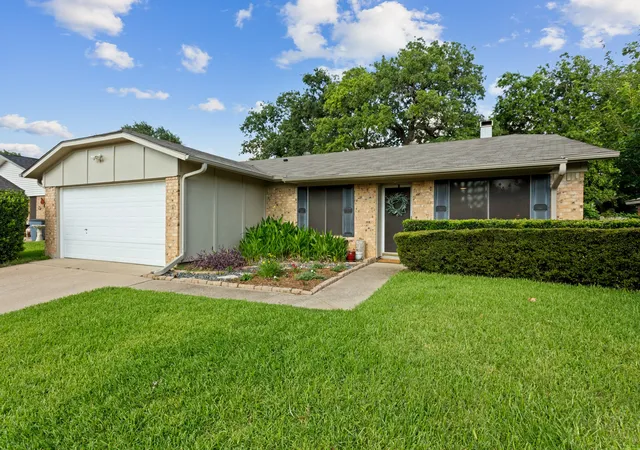 Homes for sale in Bedford, TX | 3108 Woodbridge Dr, Bedford, TX 76021 | MLS# 21304468