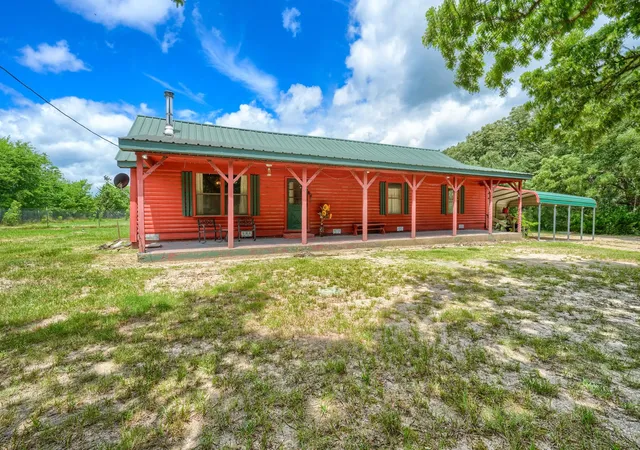 Photo 3 of Single family home for sale at 625 County Road 4735, Cumby, TX 75433 | MLS# 21304816 | Listing updated on 2026-08-22