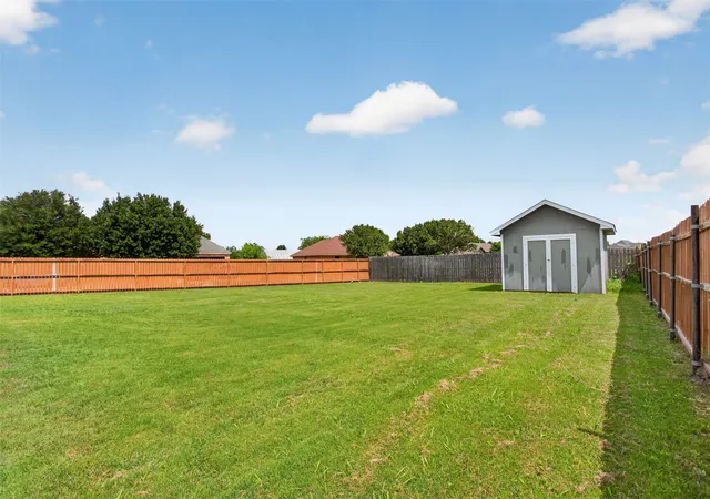 Homes for sale in Krum, TX | 100 Radecke Rd, Krum, TX 76249 | MLS# 21305678
