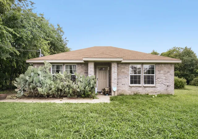 Homes for sale in Balch Springs, TX | 11617 Spence Ln, Balch Springs, TX 75180 | MLS# 21300862
