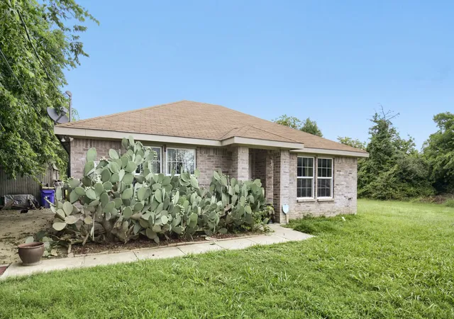 Homes for sale in Balch Springs, TX | 11617 Spence Ln, Balch Springs, TX 75180 | MLS# 21300862