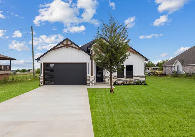Homes for sale in Alvarado, TX | 8644 Kelly Ln, Alvarado, TX 76009 | MLS# 21299845
