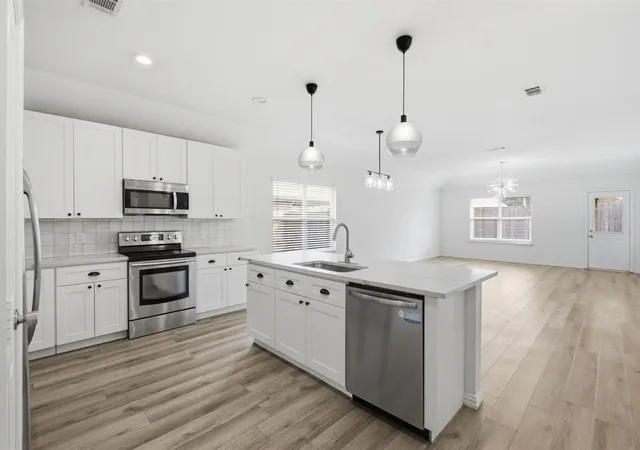 Photo 4 of Single family home for sale at 2201 Willow Creek Dr, Little Elm, TX 75068 | MLS# 21303939 | Listing updated on 2026-08-28