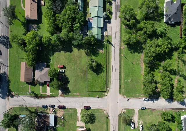 Photo 1 of Land for sale at 1218 E 12th Ave, Corsicana, TX 75110 | MLS# 21302470 | Listing updated on 2026-09-23