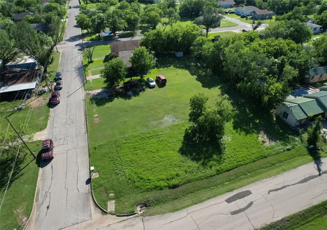 Photo 2 of Land for sale at 1218 E 12Th Ave, Corsicana, TX 75110 | MLS# 21302470 | Listing updated on 2026-09-23