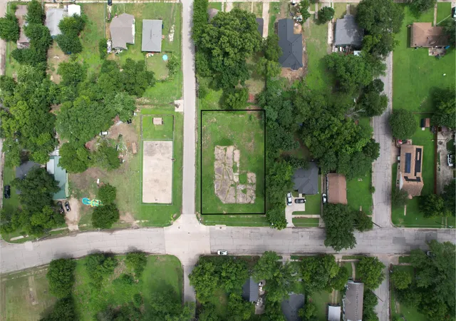Photo 1 of Land for sale at 1309 G W Jackson Ave, Corsicana, TX 75110 | MLS# 21302157 | Listing updated on 2026-08-22