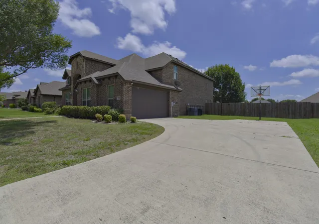 Homes for sale in Red Oak, TX | 210 Debbie Wy, Red Oak, TX 75154 | MLS# 21291405
