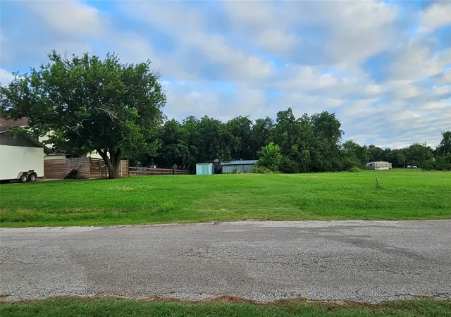 Homes for sale in Pilot Point, TX | 116 E Cooper St, Pilot Point, TX 76258 | MLS# 21300626