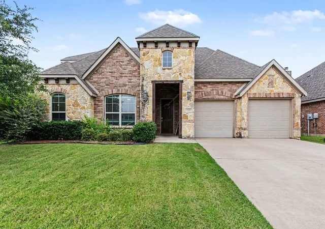 Photo 1 of Single family home for sale at 233 Hawks Ridge Trl, Burleson, TX 76028 | MLS# 21303709 | Listing updated on 2026-10-05