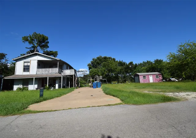 Photo 1 of Single family home for sale at 414 Starboard Dr, Gun Barrel City, TX 75156 | MLS# 21304943 | Listing updated on 2026-07-14