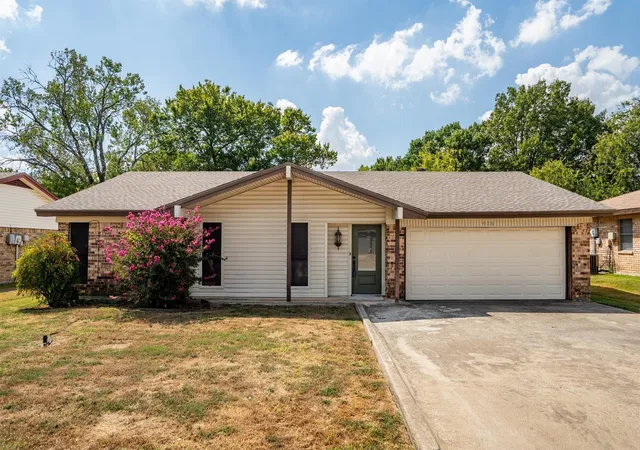 Photo 1 of Sale Pending at 436 E Hill St, Keller, TX 76248 | MLS# 21269021 | Listing updated on 2026-10-01