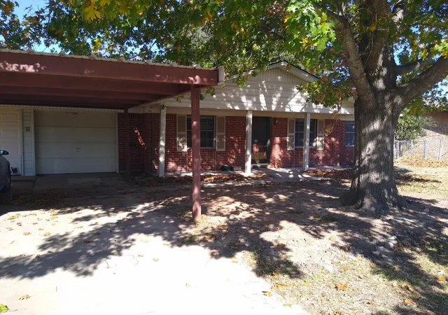 Homes for sale in Mineral Wells, TX | 1401 21St St, Mineral Wells, TX 76067 | MLS# 21305789