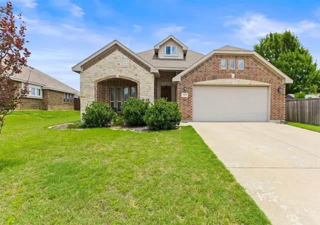 Homes for sale in Alvarado, TX | 204 Briarstone Dr, Alvarado, TX 76009 | MLS# 21305027