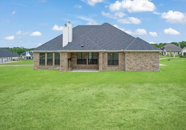 Photo 3 of Single family home for sale at 1080 Julian Dr, Van Alstyne, TX 75495 | MLS# 21300509 | Listing updated on 2026-09-30