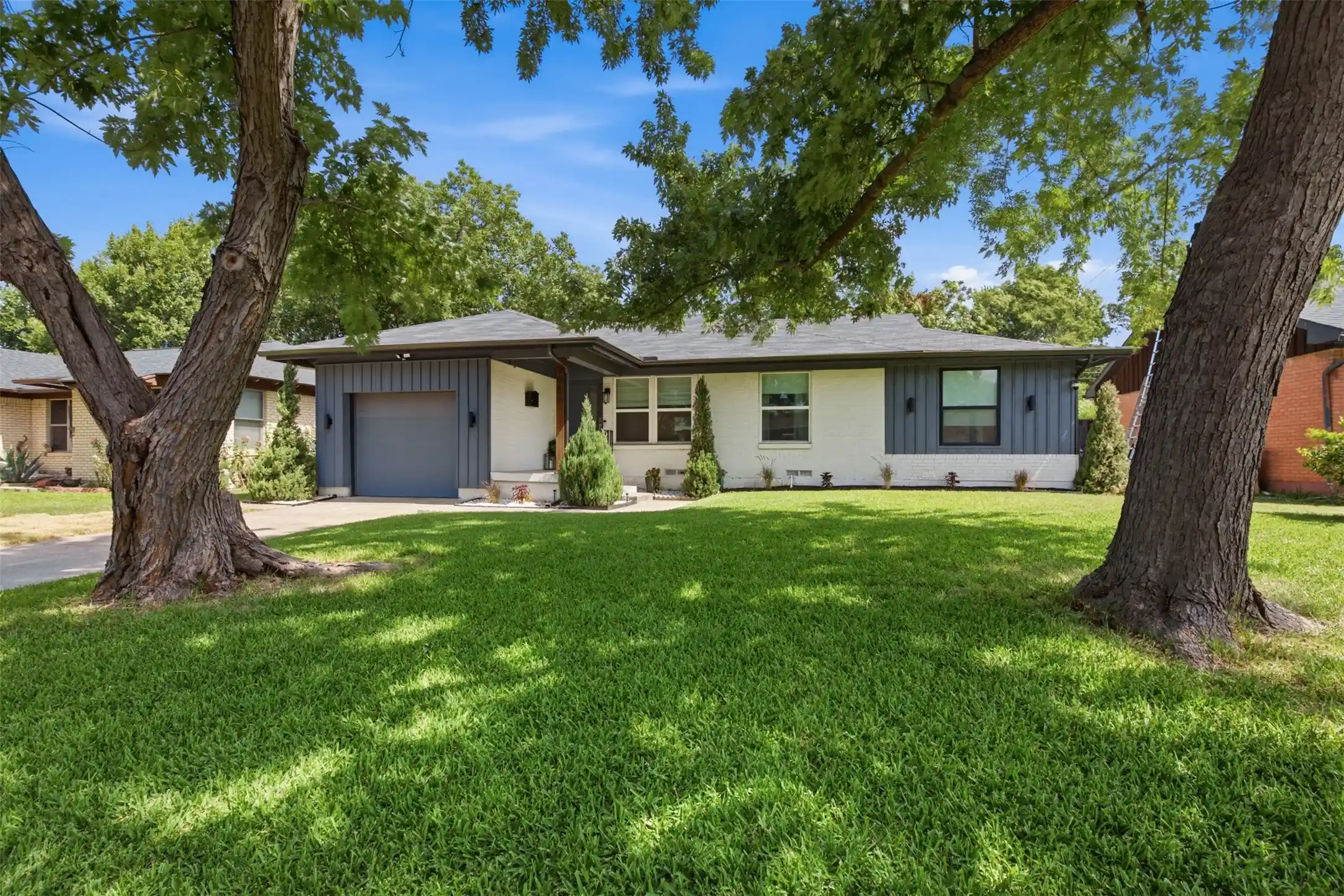 Photo 1 of Single family home for sale at 2903 Healey Dr, Dallas, TX 75228 | MLS# 21305760 | Listing updated on 2026-10-24