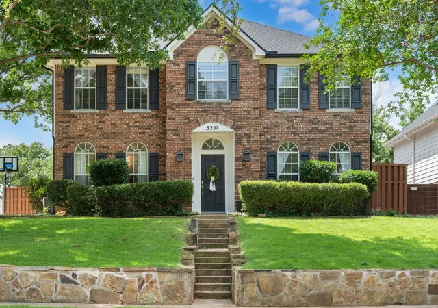 Homes for sale in Grapevine, TX | 3201 Shady Glen Dr, Grapevine, TX 76051 | MLS# 21305810