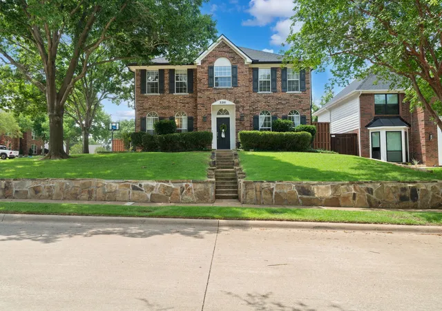 Homes for sale in Grapevine, TX | 3201 Shady Glen Dr, Grapevine, TX 76051 | MLS# 21305810