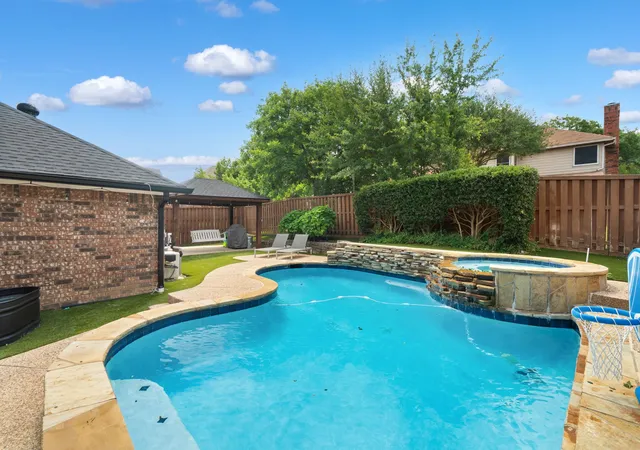 Homes for sale in Grapevine, TX | 3201 Shady Glen Dr, Grapevine, TX 76051 | MLS# 21305810