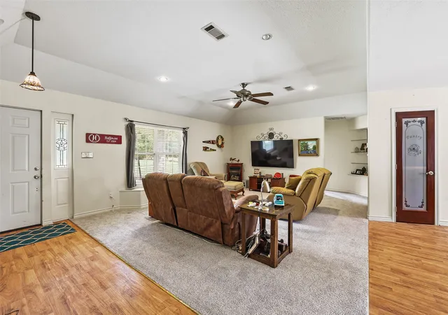 Photo 3 of Single family home for sale at 1673 County Road 1525, Ector, TX 75439 | MLS# 21305756 | Listing updated on 2026-10-05