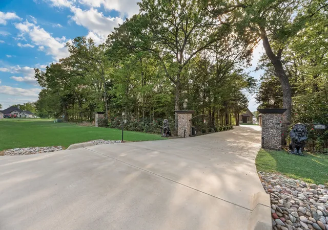 Photo 2 of Single family home for sale at 146 Se County Road 2230K, Corsicana, TX 75109 | MLS# 21302064 | Listing updated on 2026-08-25